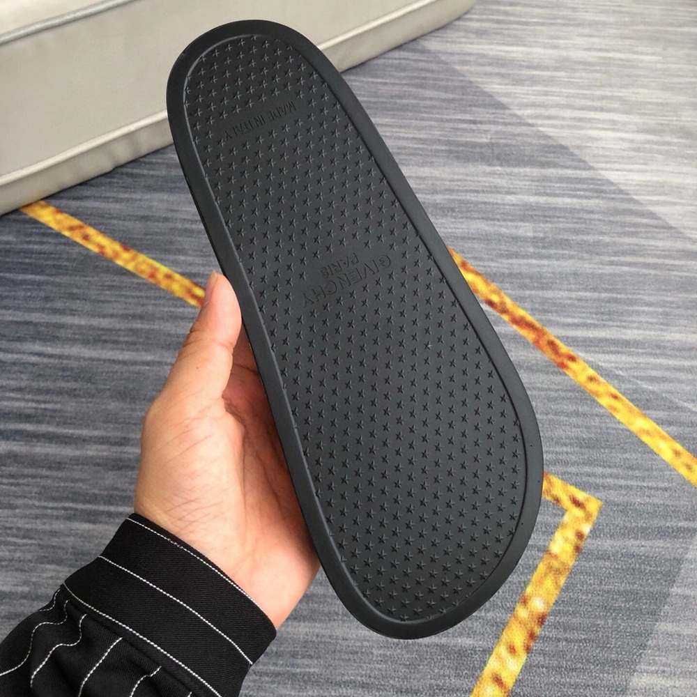 Givenchy Women’s Black and White Slides - Picture 6 of 6